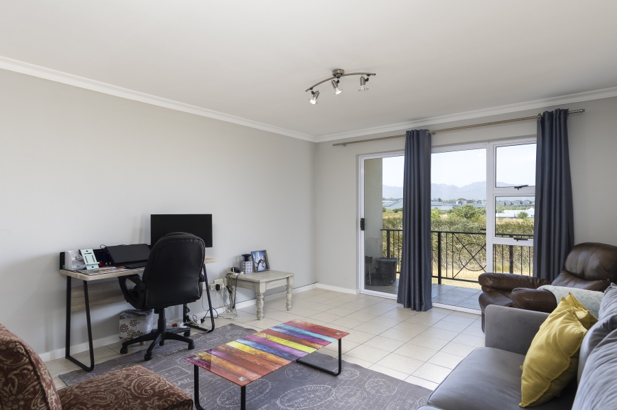 To Let 2 Bedroom Property for Rent in Heritage Park Western Cape